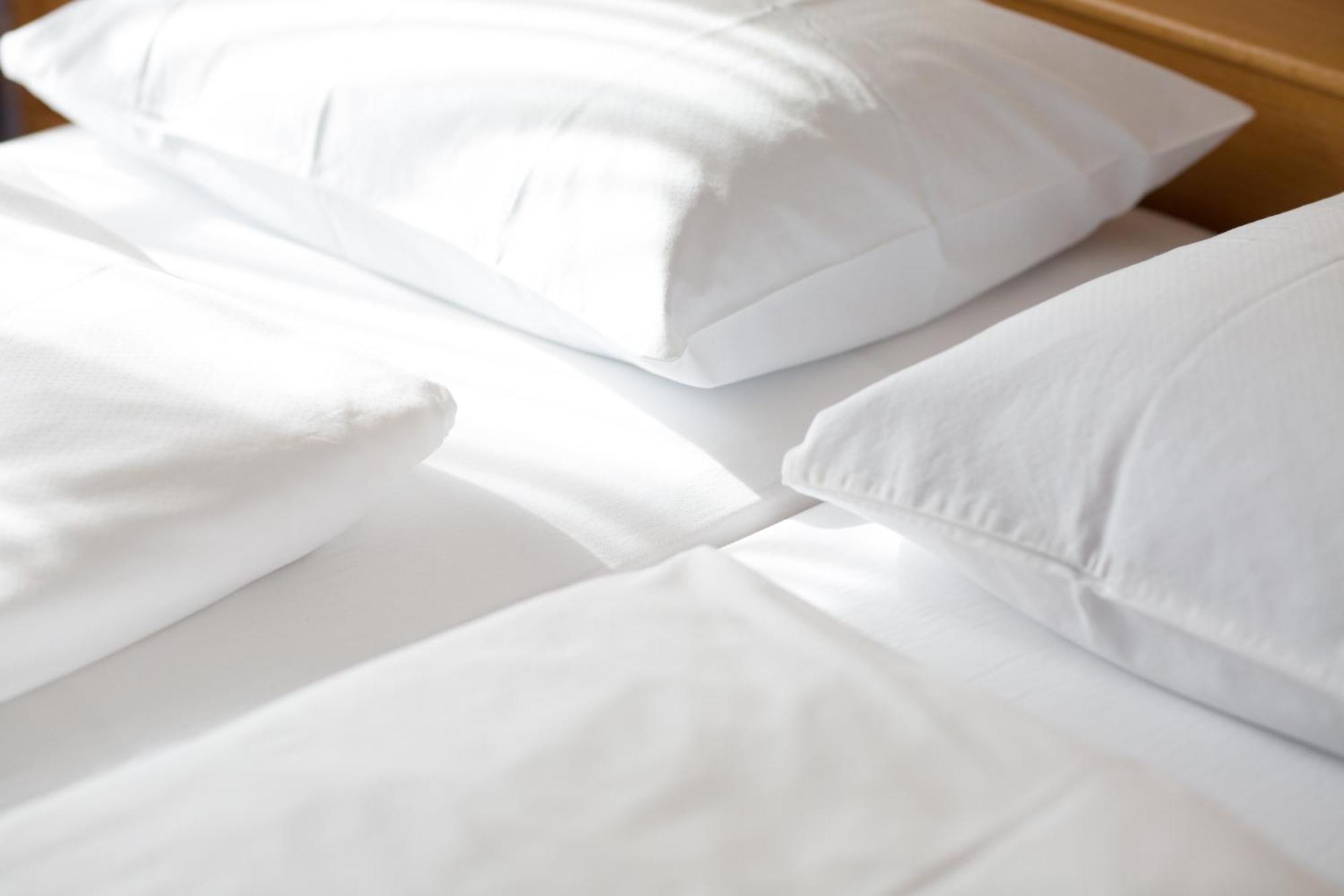 ティローロ Linghof Bed & Breakfast エクステリア 写真